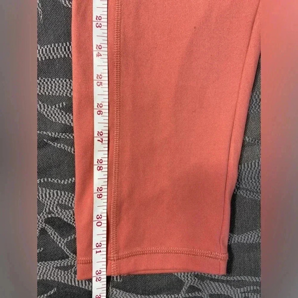 Danskin- Women's Reflective Capri Legging- High-Rise- Wide Waistband. - Picture 4 of 9